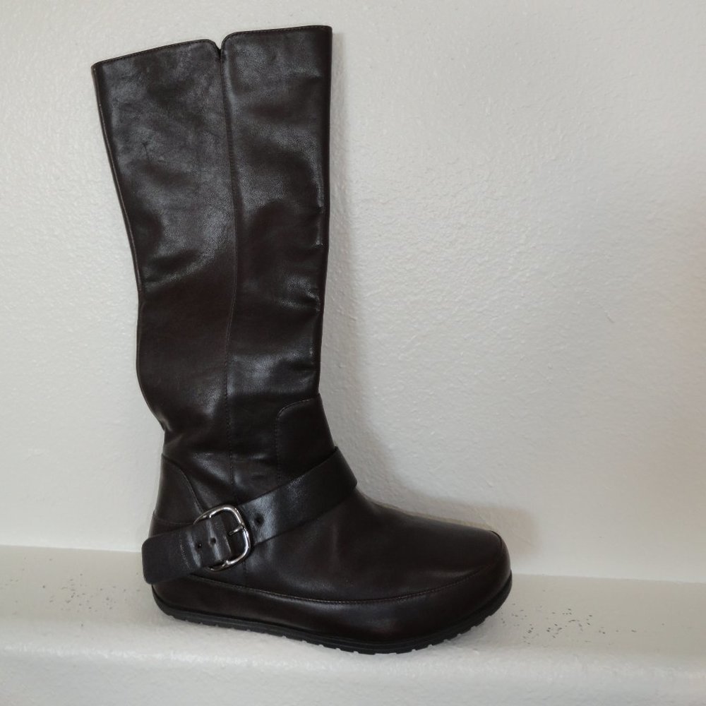 FitFlop long leather boots NEW 38 Buckle